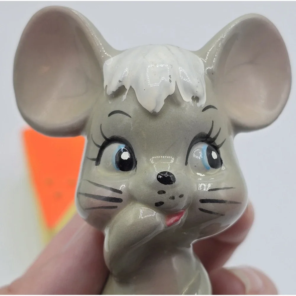 Mouse and‎ Cheese Salt and Pepper Shakers Enesco Japan Porcelain Gray Enesco